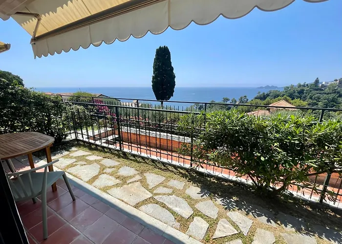 Le Lantane House